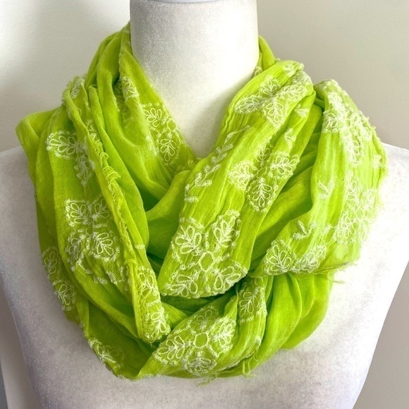 American Eagle Green Floral Embroidered Whimsical Bohemian Infinity Scarf - Picture 1 of 16